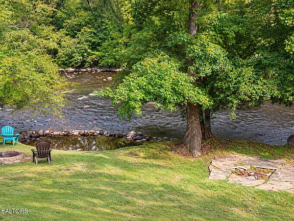 2nd image of 211 Old Bridge Rd Cabin 14