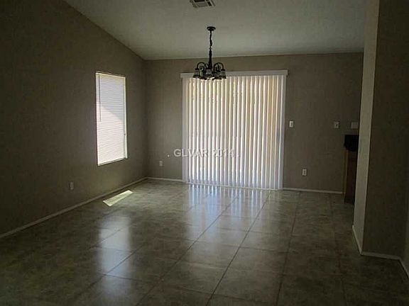 4th image of 27 Warm Glen Ave