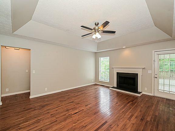 3rd image of 823 Neelys Chase Dr