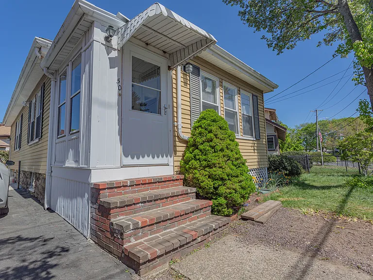 50 Evans St — Photo 16