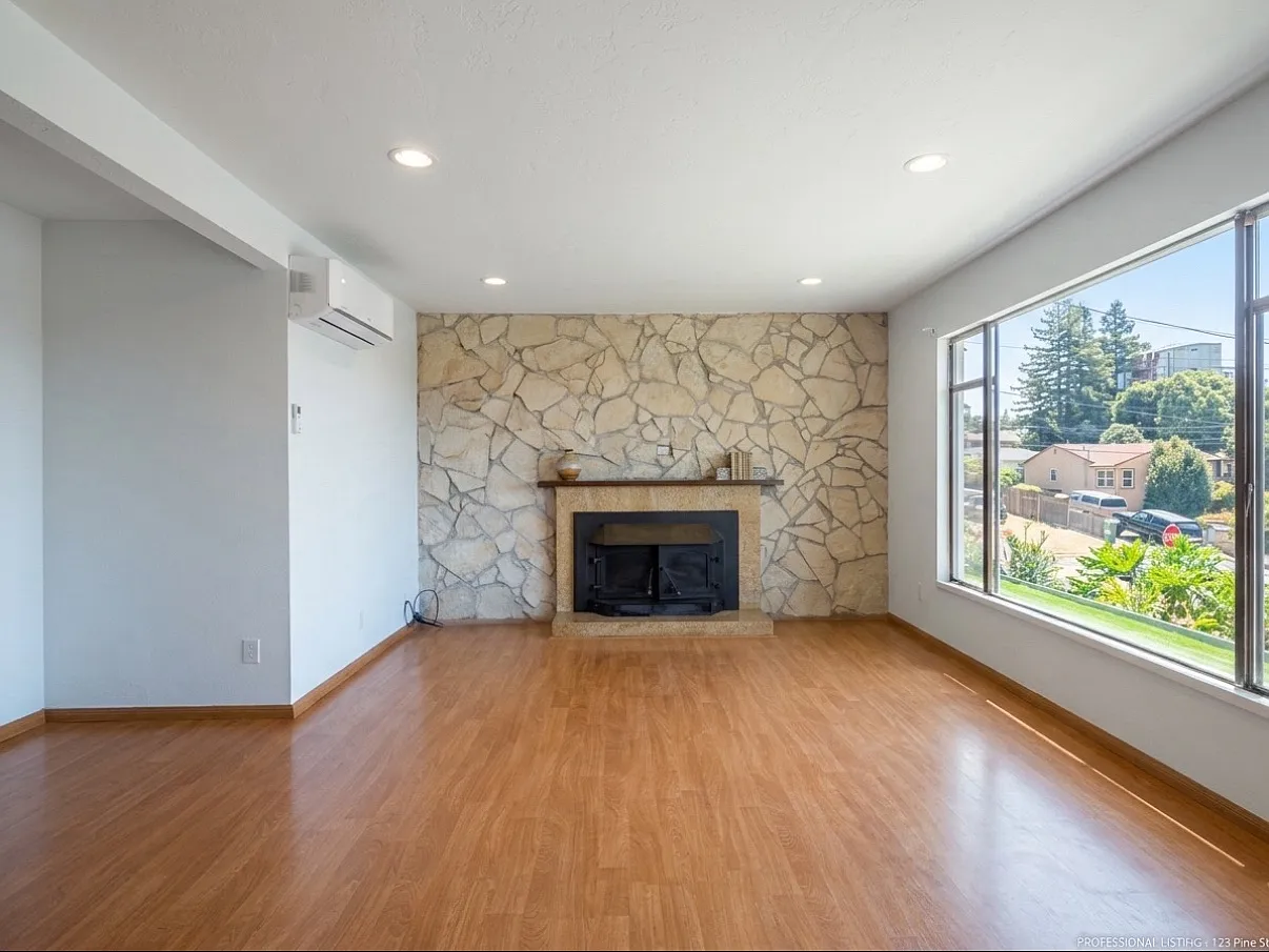 3 bed, 1306 sqft, $4,000 — Photo 2