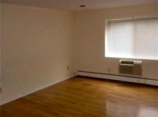 56 Bryon Rd APT 4, Chestnut Hill, MA 02467