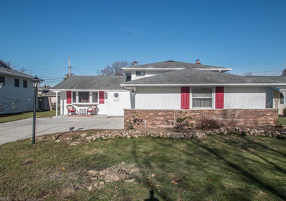 1st image of 25070 Deerfield Dr