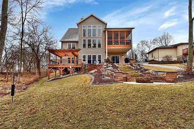 1st image of 357 E Lake Dr