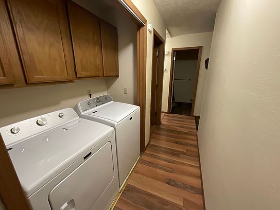 5th image of 1005 W Edgewood St