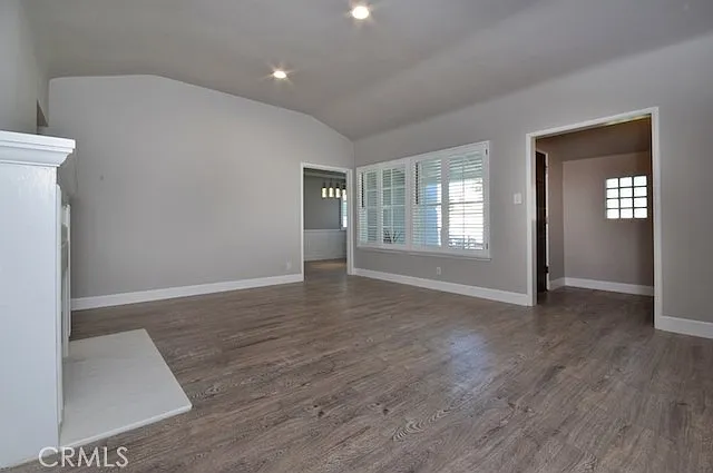 4423 Ethel Ave — Photo 7