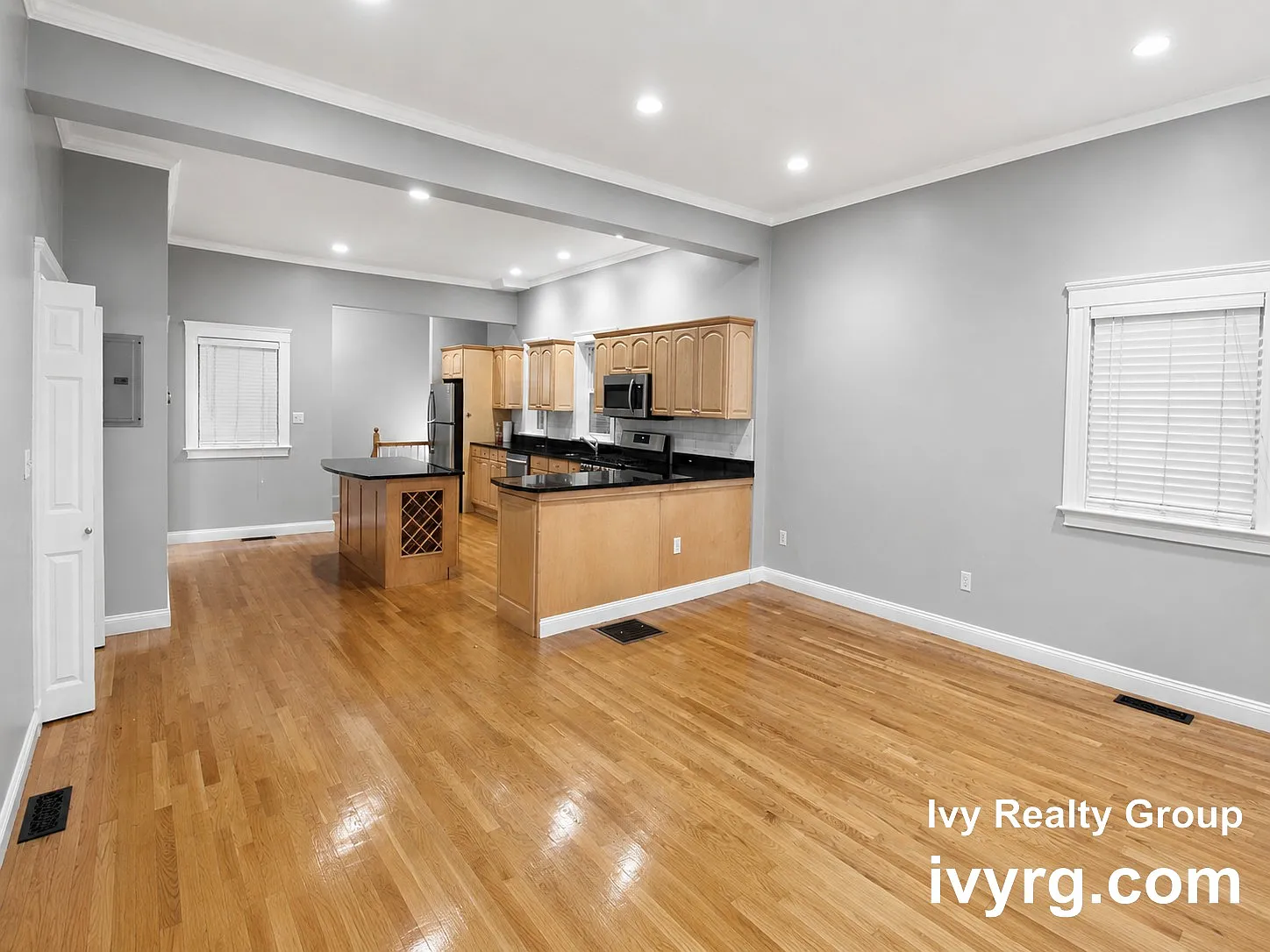 2 bed, 2.0 bath, 1268 sqft, $3,450 — Photo 4