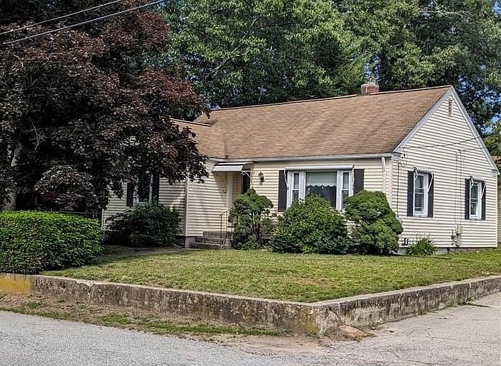1st image of 114 Macarthur Blvd