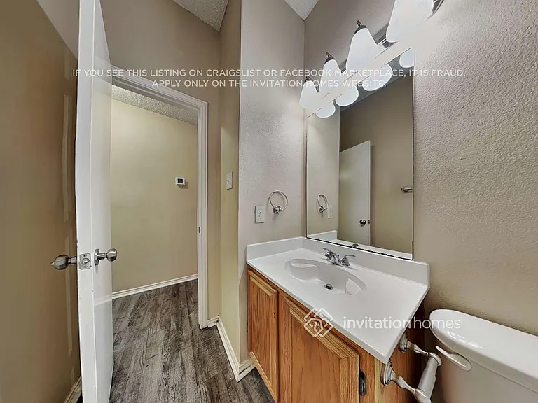 6736 Driffield Cir E — Photo 16