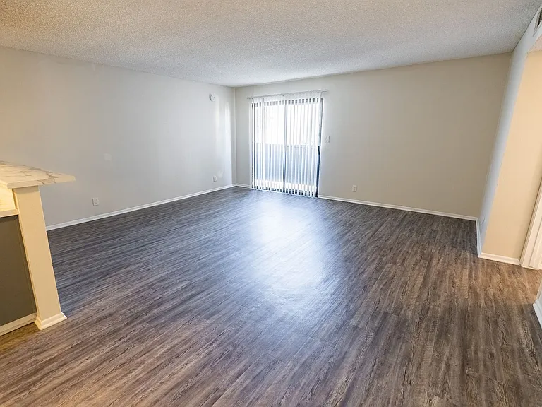 951 S. Oxford Ave. — Photo 24