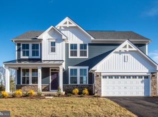 613 Collingwood Dr, Fredericksburg, VA 22405