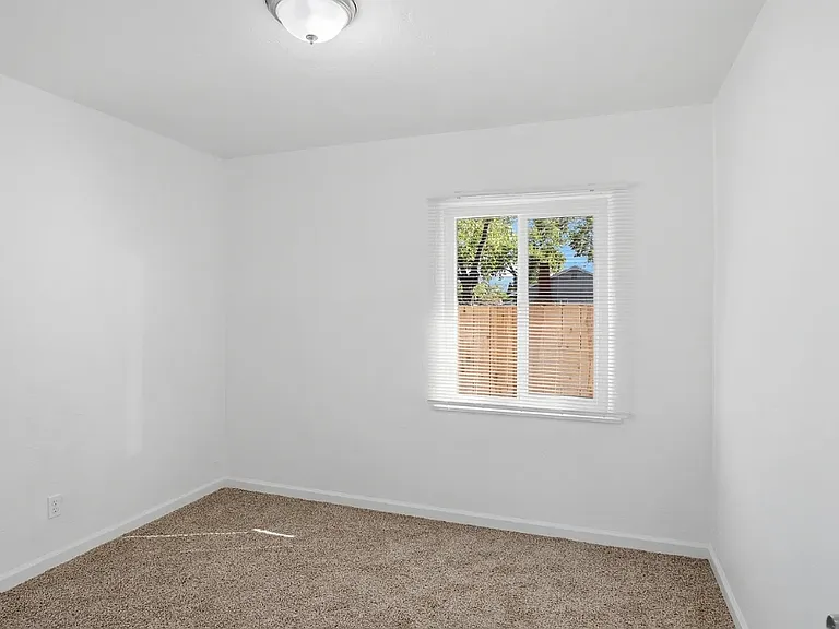 1104 Blair Ave — Photo 8