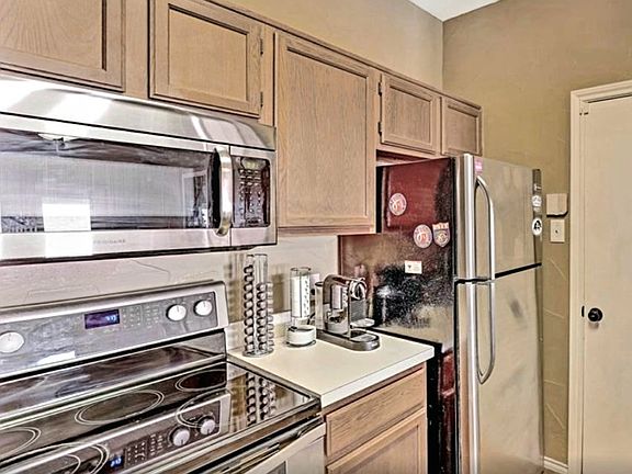 4th image of 209 Piccadilly Cir