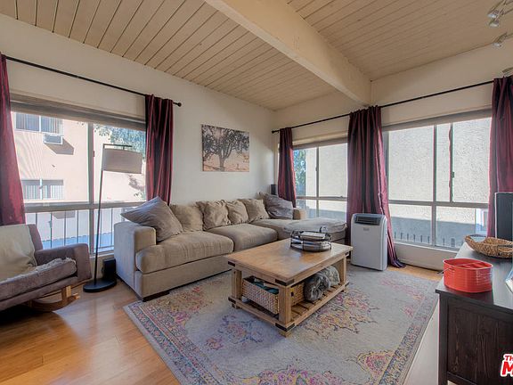 3rd image of 5447 Zelzah Ave APT 130