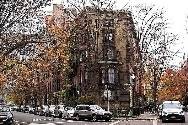 Rented by REAL New York | media 7