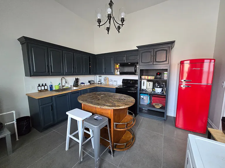 1834 Highland Ave — Photo 9
