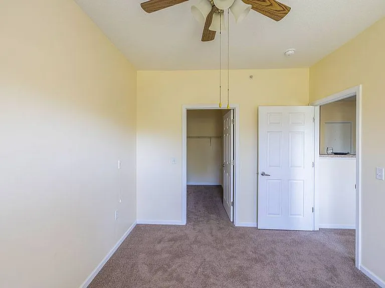 RESERVE AT LAKEVIEW — Photo 13