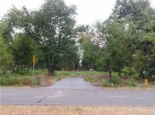 4055 Elma Rd, Williamsville, NY 14221