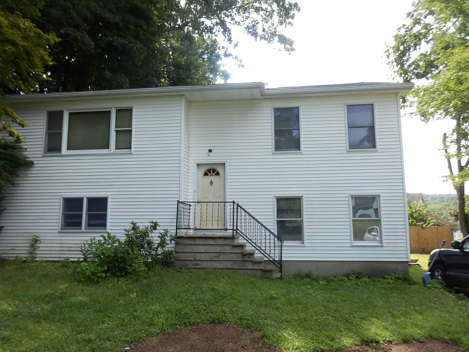 1st image of 106 Oak St