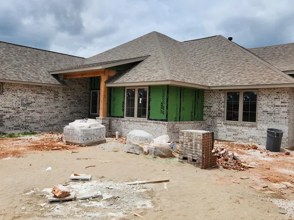 2413 E Swallow Street, Springfield, MO 65804