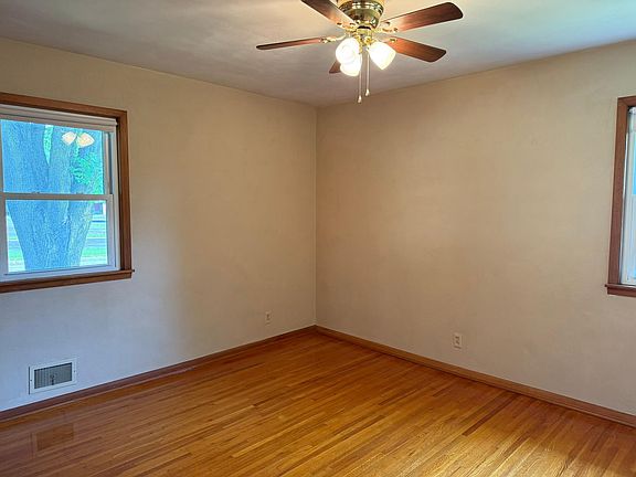 5th image of 763 Prospect St