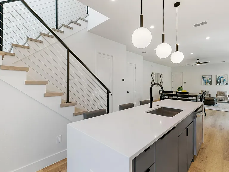 2513 Winnetka Ave — Photo 15