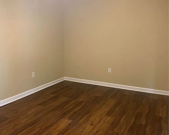 239 Wayne Dr #11 — Photo 5