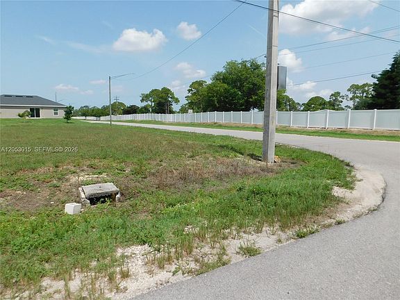 3rd image of 4418 Garden Blvd
