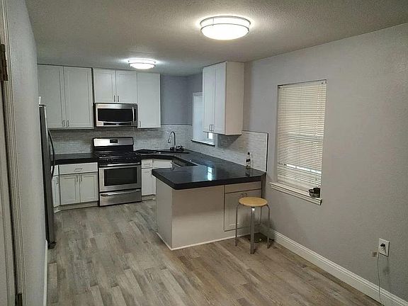 5th image of 520 Degan Ave