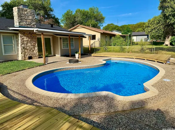7701 LEAFY HOLLOW CT, Live Oak, TX 78233
