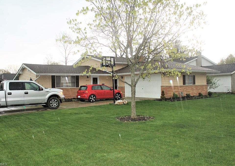 2nd image of 22542 Sharon Ln