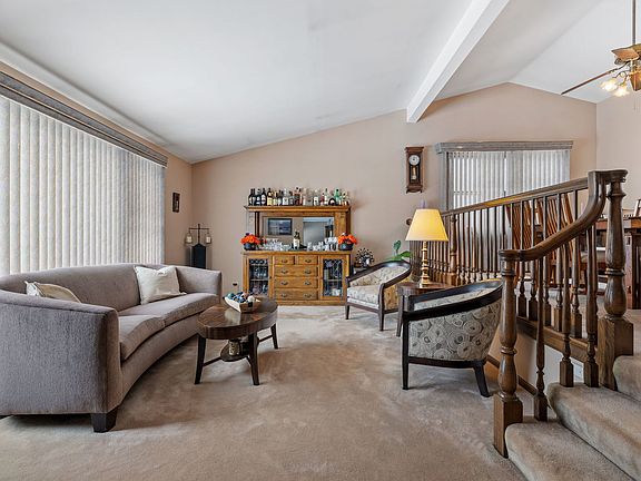 4th image of 2439 N Windsor Dr