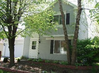 2427 Cranberry Ln, Aurora, IL 60502