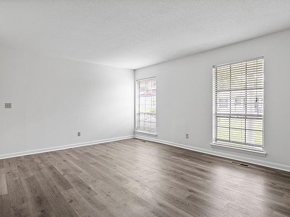 4th image of 3414 Betty Ln #3414