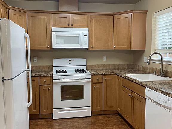 2nd image of 2177 Siddle Loop Unit 103