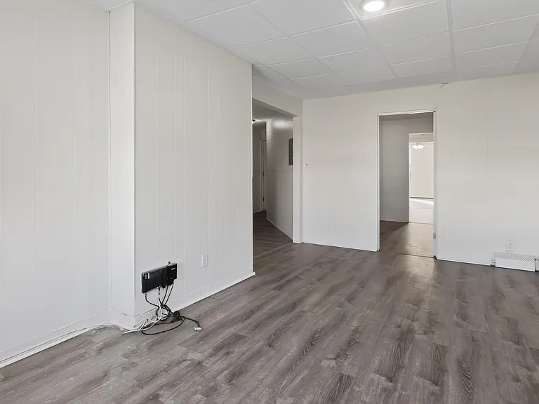 492 W Side Ave #2L — Photo 6