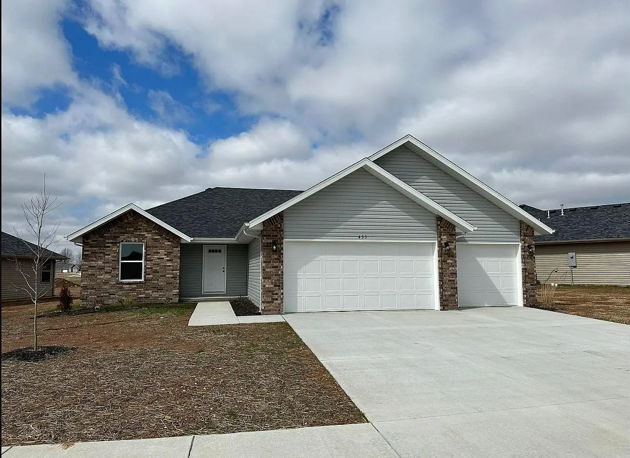 3 bed, 1465 sqft, $2,000 — Photo 1