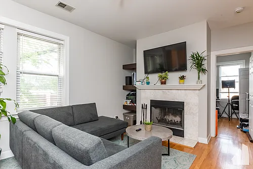 4201 N Sawyer Ave #3 Photo 1