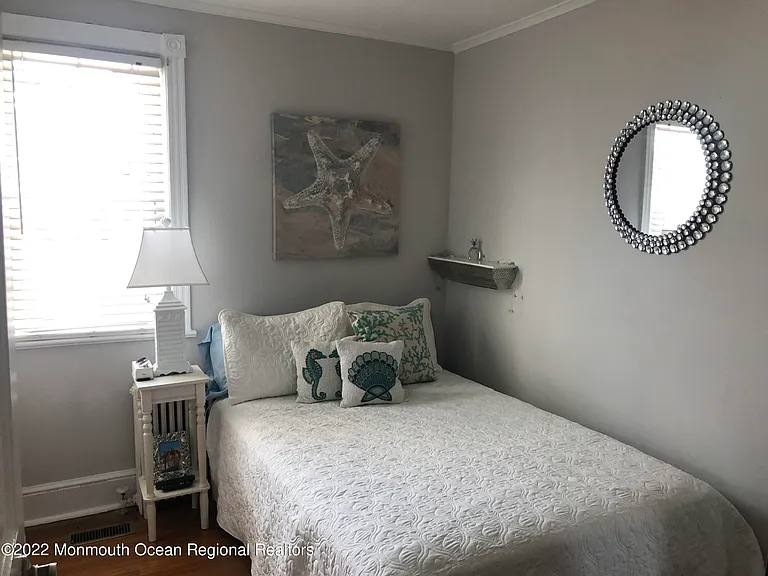 1717 River Rd — Photo 9