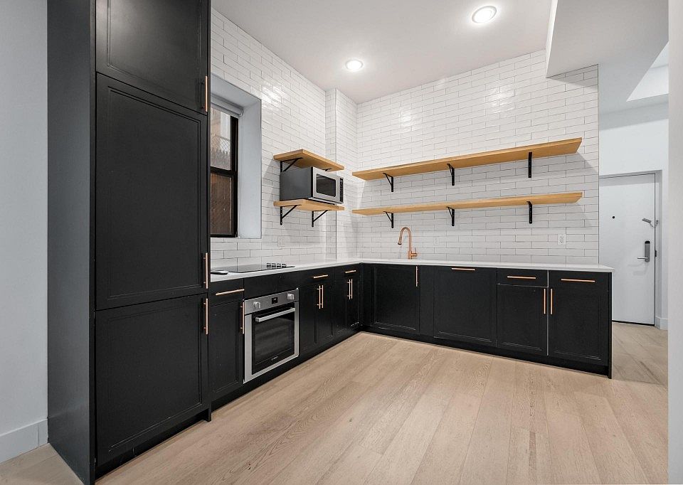 1st image of 245 Eldridge St #1RR