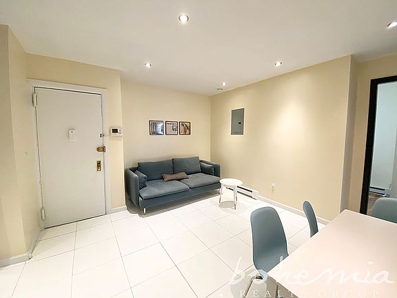 4th image of 15 W 107th St #33D