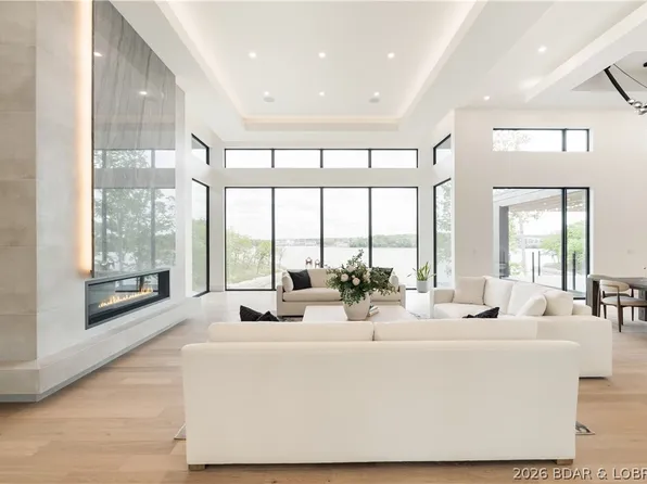 235 E Villages Estates Rd, Sunrise Beach, MO 65079