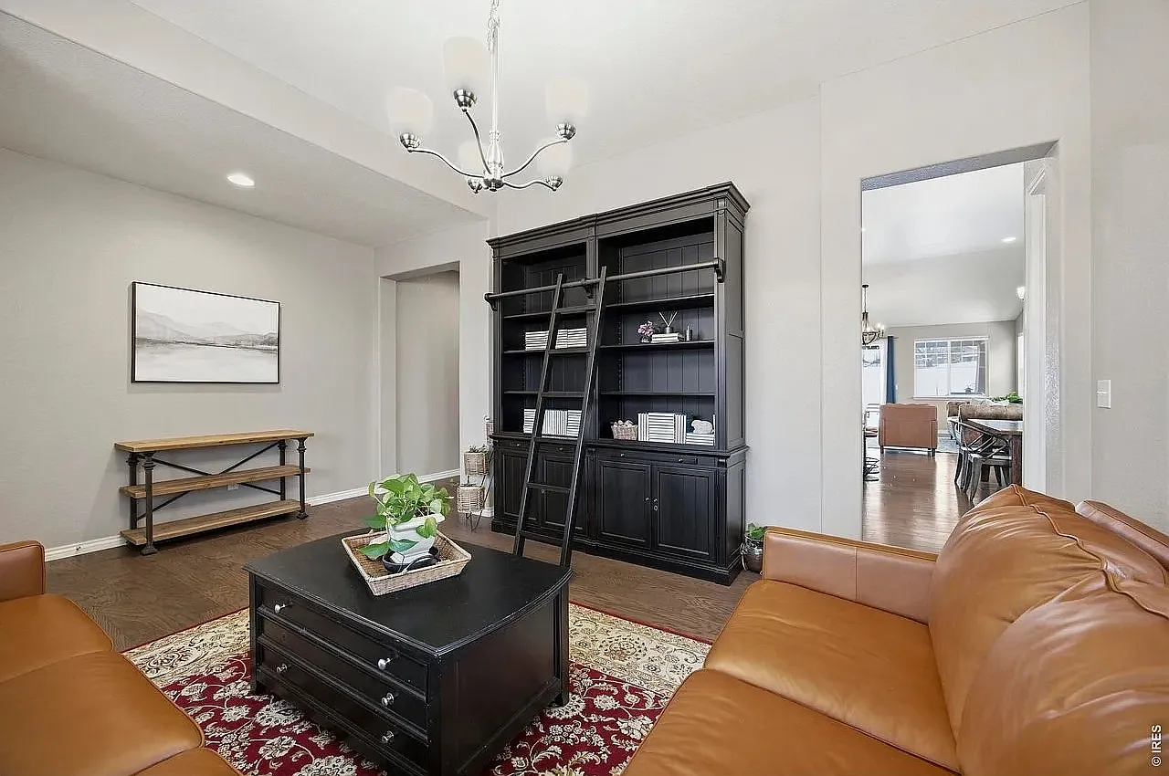 3 bed, 2.5 bath, 2500 sqft, $4,600 — Photo 4