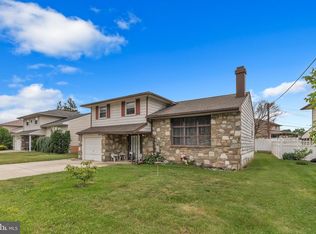 644 Kismet Rd, Philadelphia, PA 19115