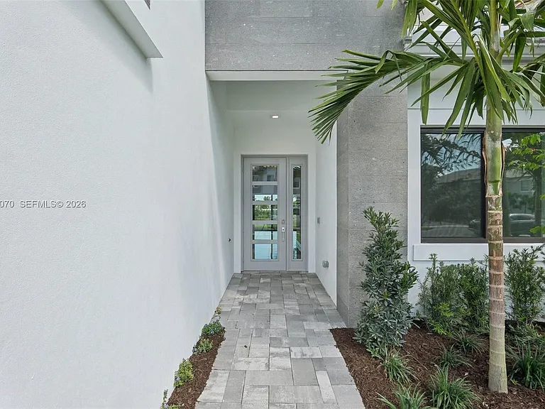 13075 Feathering Way — Photo 5