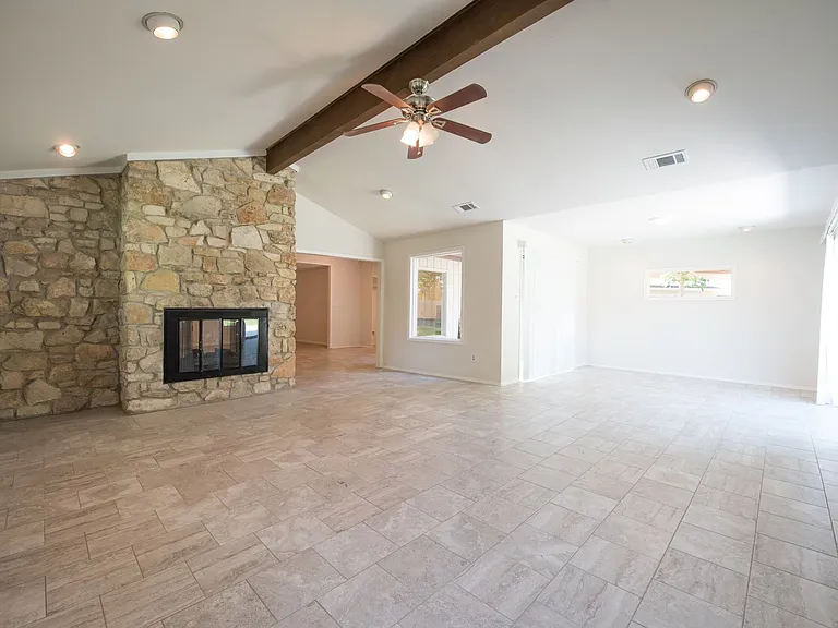 2902 Silverleaf Dr — Photo 12