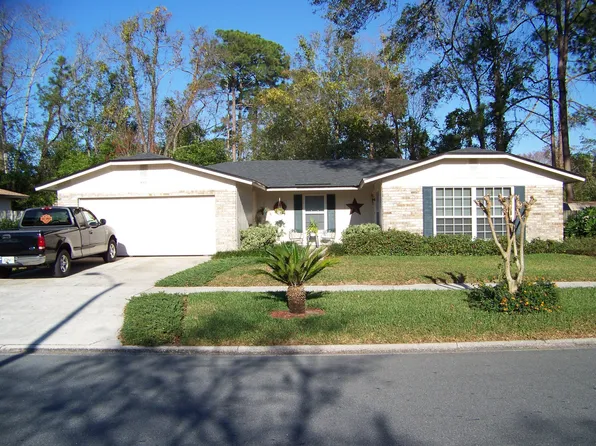 4901 Lofty Pines Cir E, Jacksonville, FL 32210