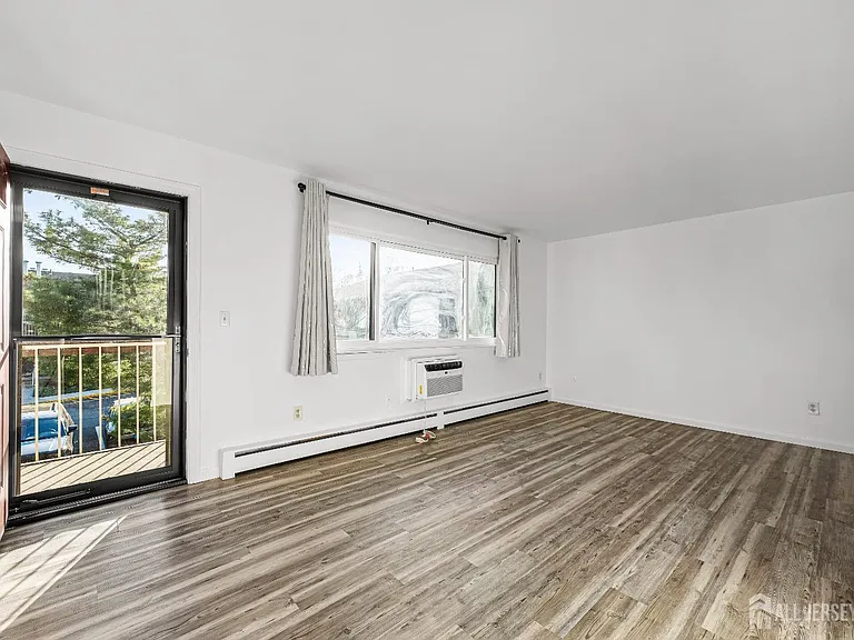 128 Cricket Ln — Photo 4
