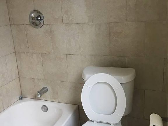 4th image of 4603 Wayne Ave APT 3