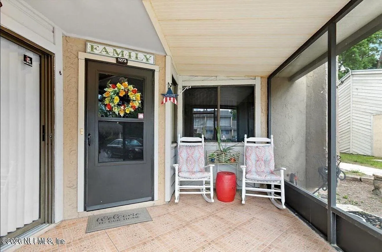 2 bed, 2.0 bath, 1240 sqft, $1,650 — Photo 2